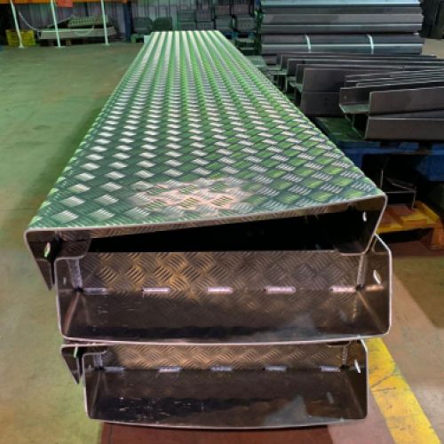 Plataforma de aluminio a medida en Jamirsa